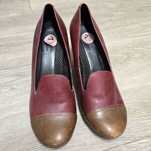 Brown tip maroon heels